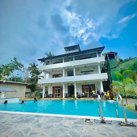 Dk Zur Einkenr Hotel 아항가마 외부 사진